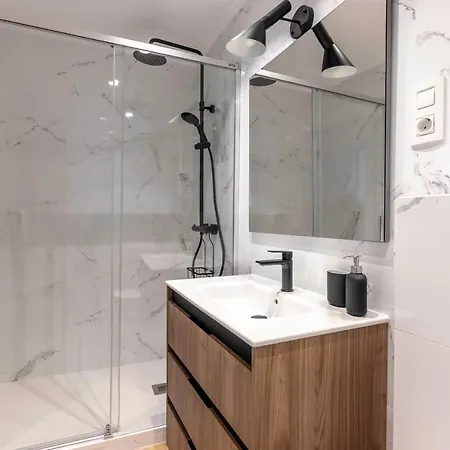 Pintxos Y Tradición En Casco Viejo