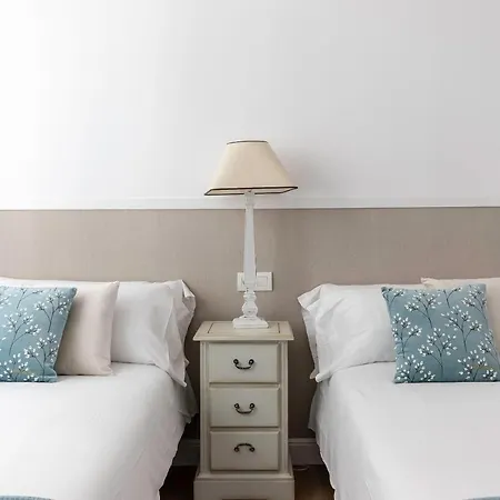 Pintxos Y Tradición En Casco Viejo *